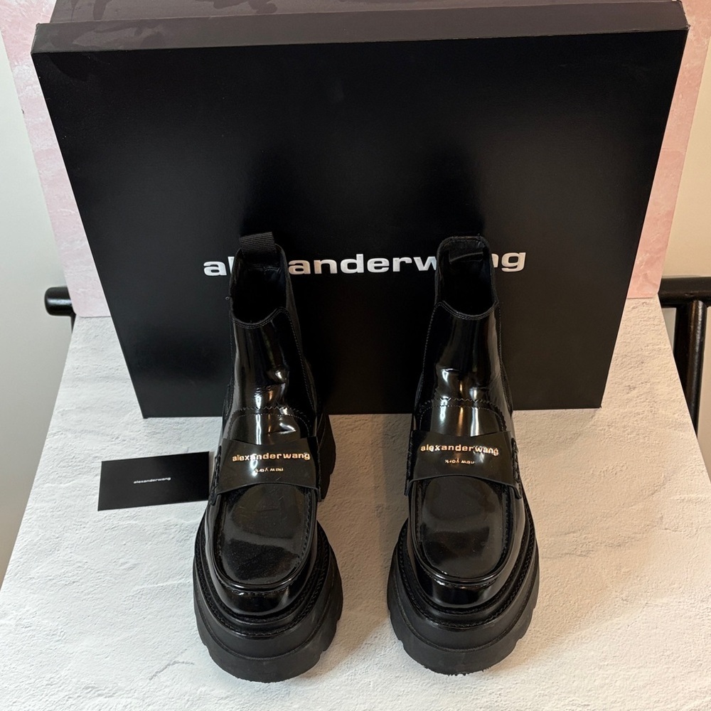 Alexander Wang Black Patent Platform Chelsea Boots Logo Strap Lug Sole | us9-9.5
